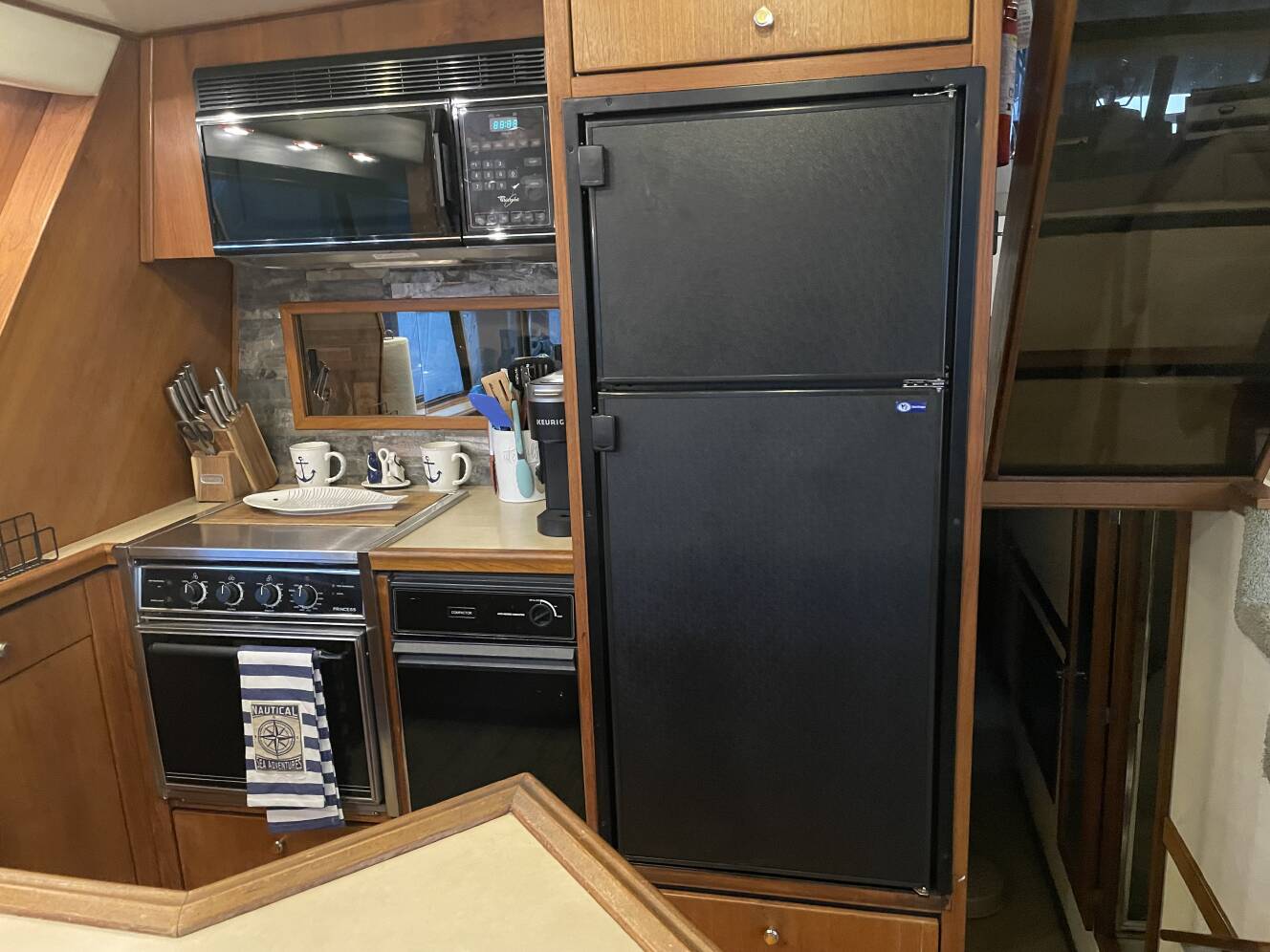 A photo of this 1995 Bayliner 4788 PILOTHOUSE MOTORYACHT