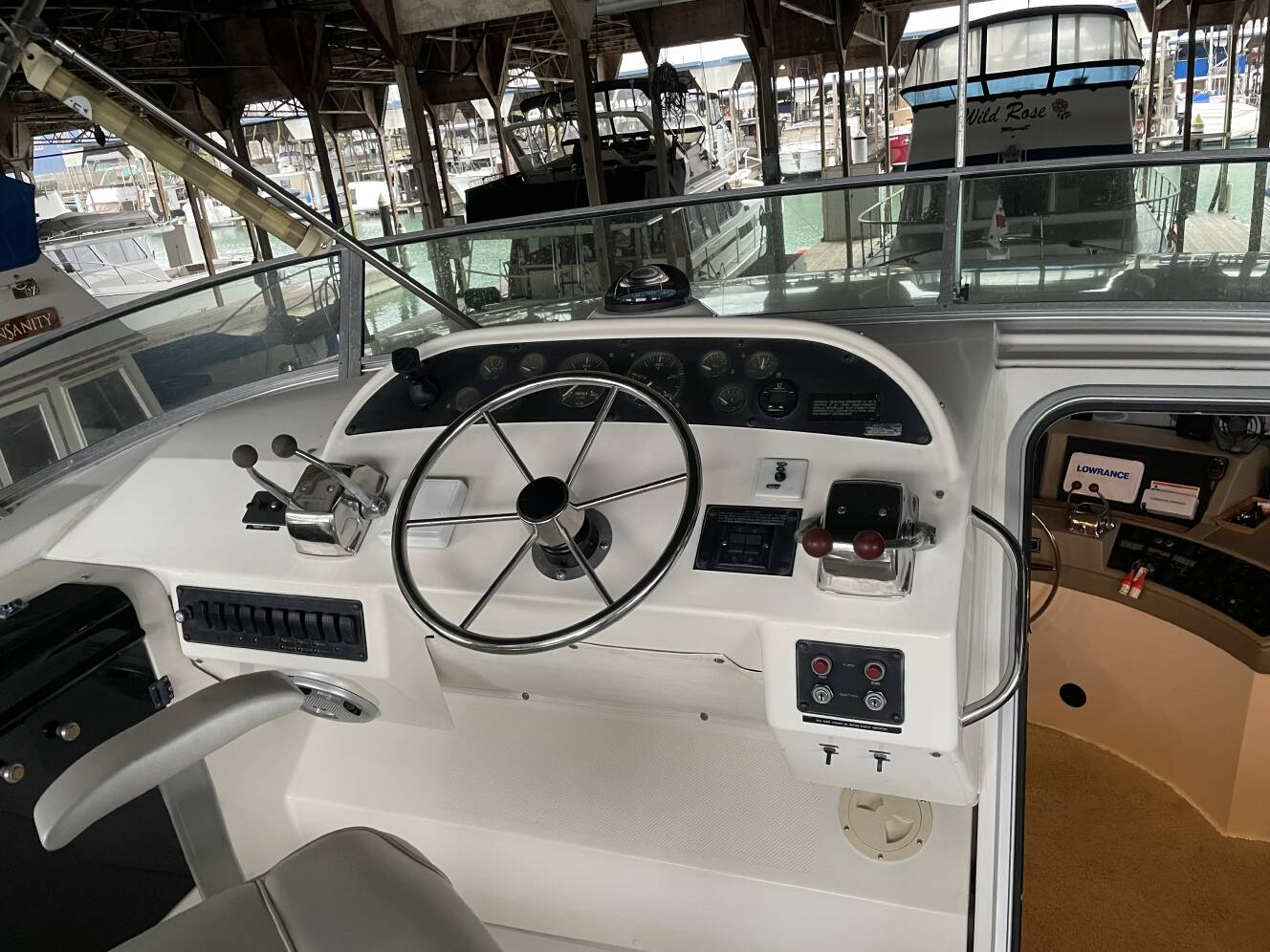 A photo of this 1995 Bayliner 4788 PILOTHOUSE MOTORYACHT