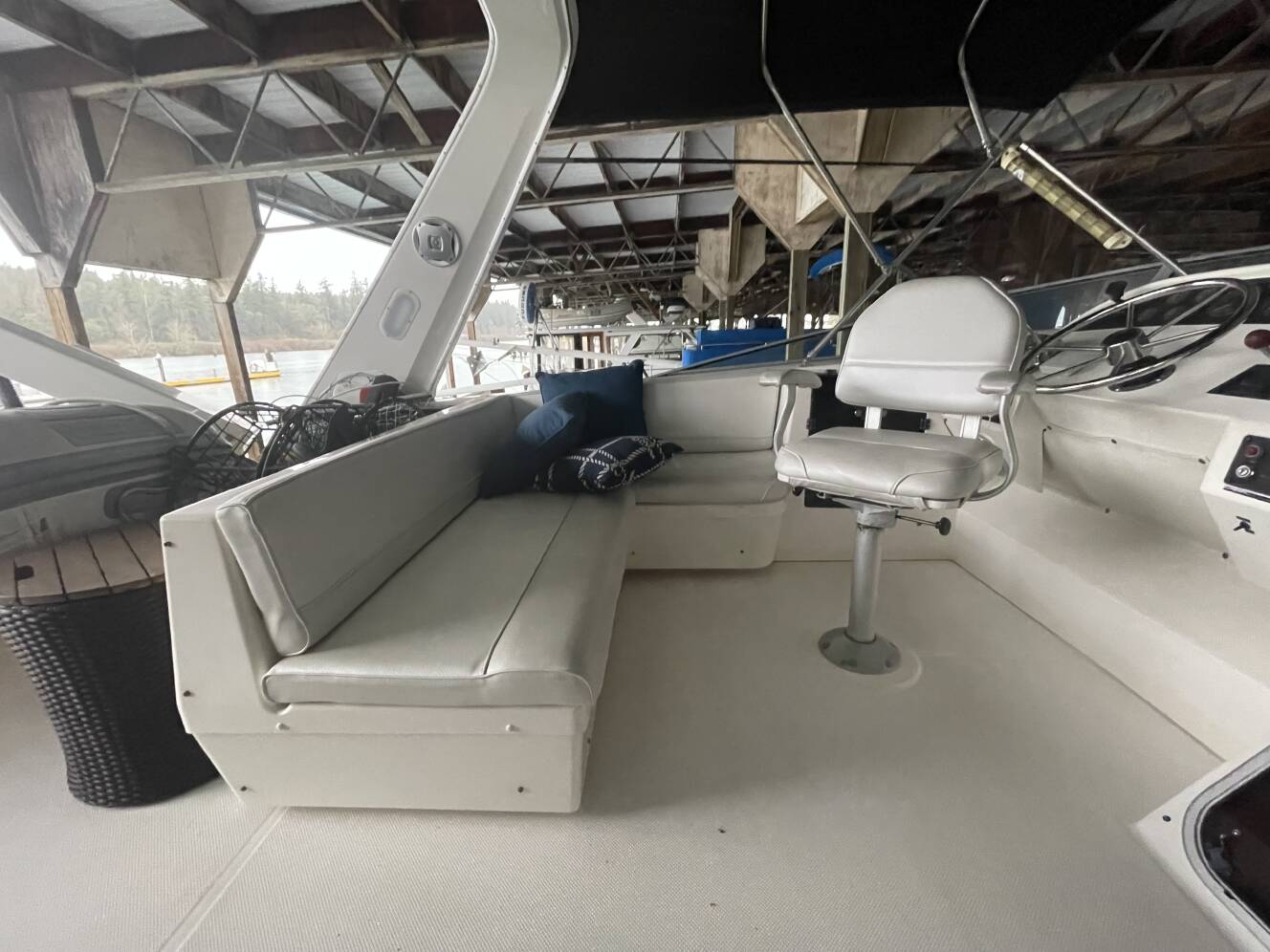 A photo of this 1995 Bayliner 4788 PILOTHOUSE MOTORYACHT