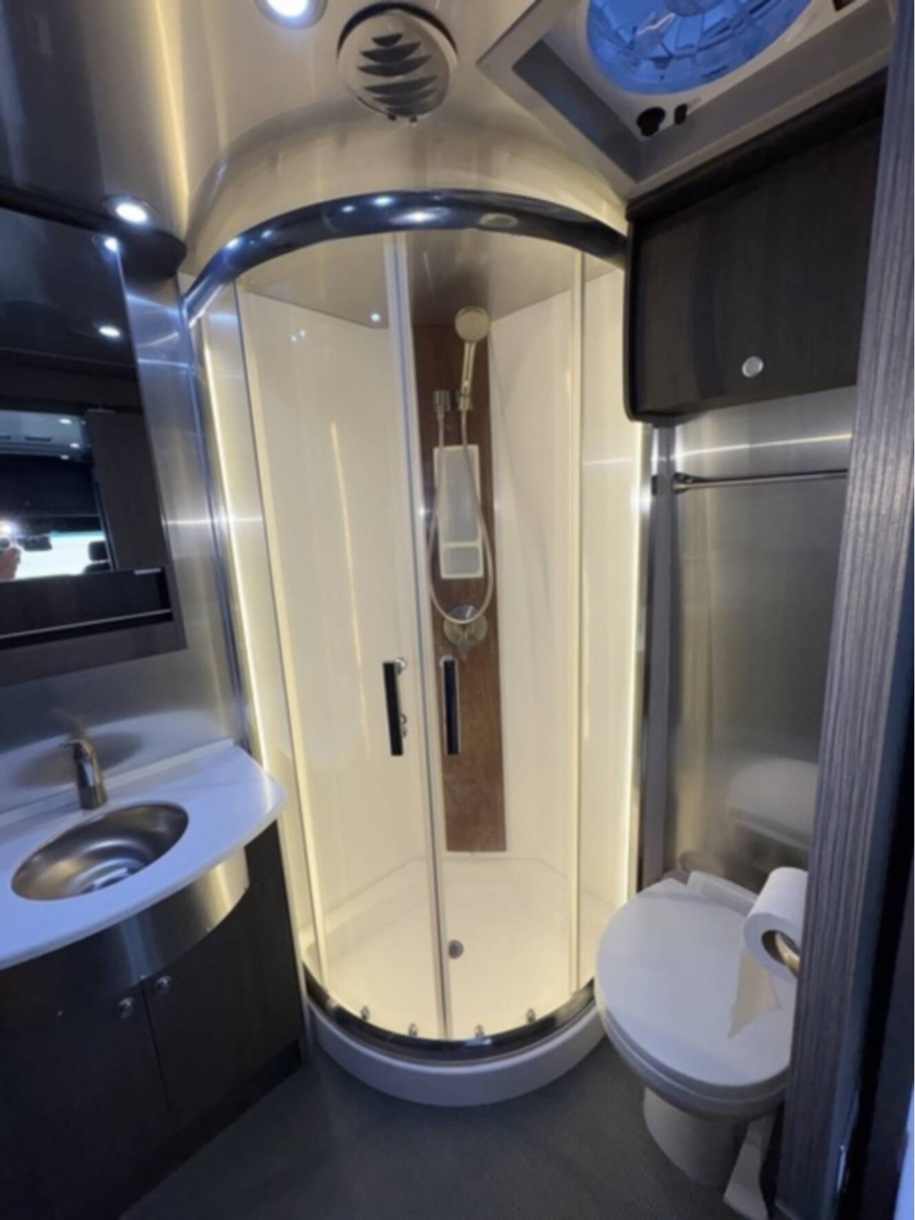 A photo of this 2020 Airstream ATLAS 24MB