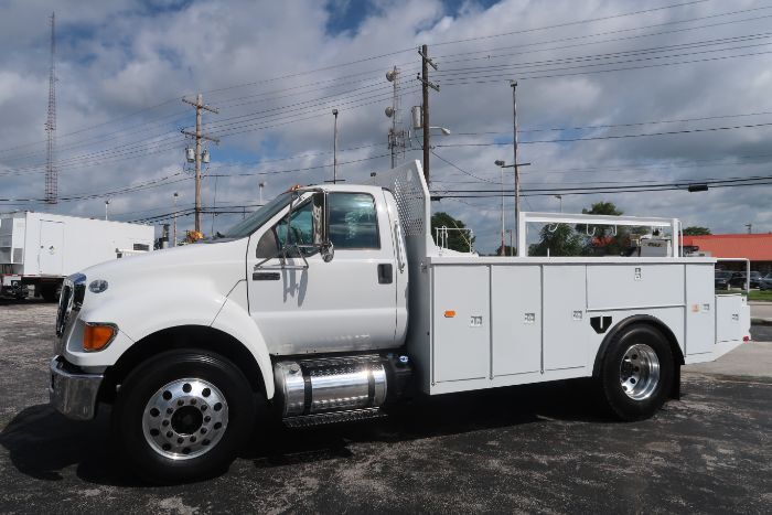 2015 FORD F750 in Springfield, MO