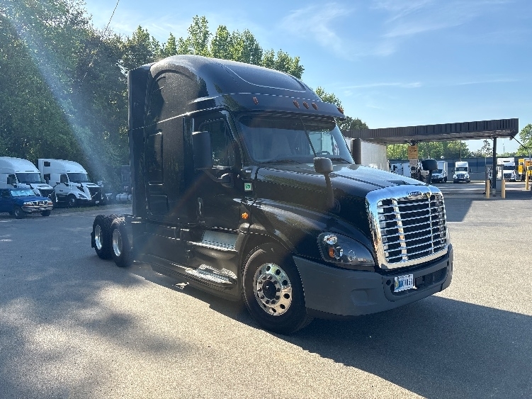 2019 FREIGHTLINER CASCADIA 125 in Medley, FL