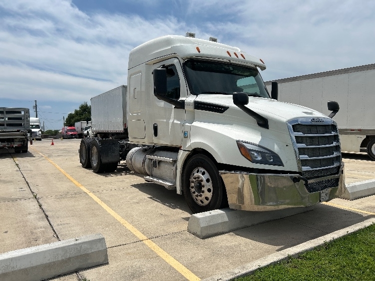 2020 FREIGHTLINER CASCADIA 126 in Round Rock, TX