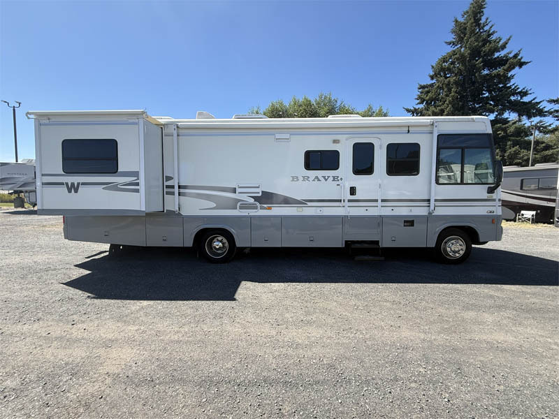 2004 Winnebago BRAVE 33V in mt. vernon WA