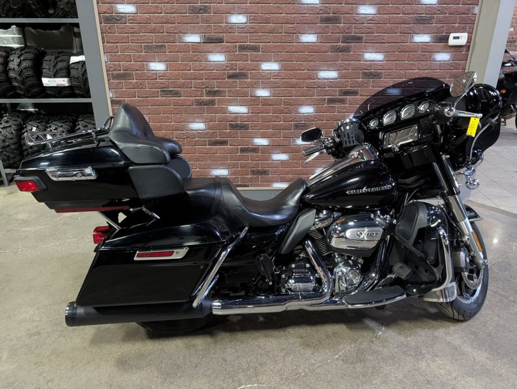 2018 Harley-Davidson FLHTKL - Ultra Limited Low ULTRA LIMITED LOW in Dimondale, MI