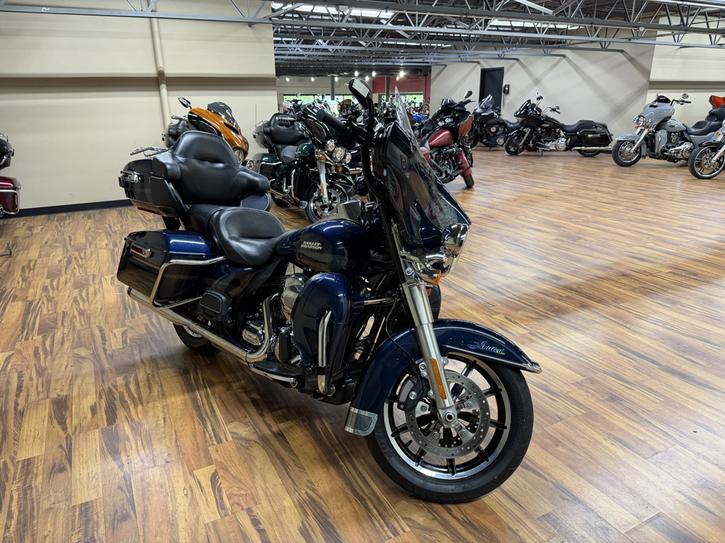 2016 Harley-Davidson FLHTK ULTRA LIMITED in Monroe, MI