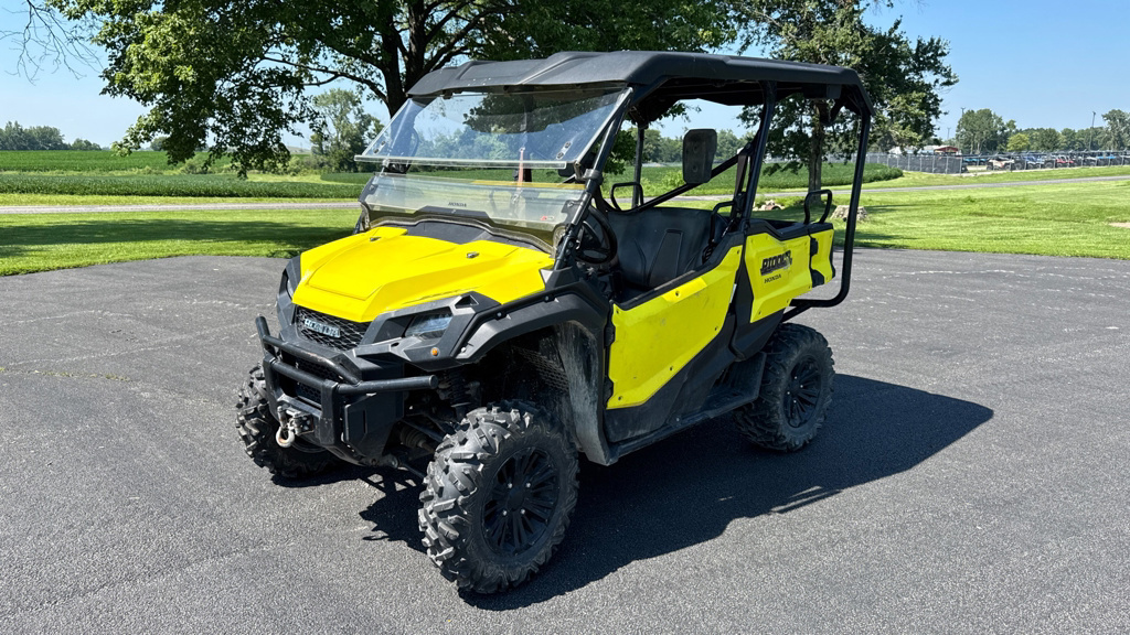 2018 Honda Pioneer 1000-5 Deluxe in charleston IL