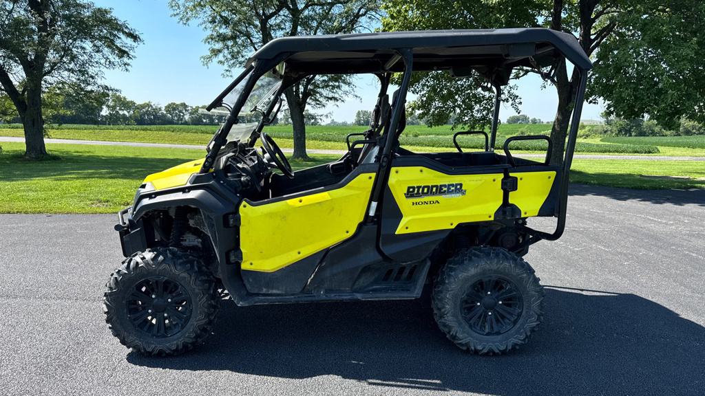 2018 Honda Pioneer 1000-5 Deluxe in charleston IL