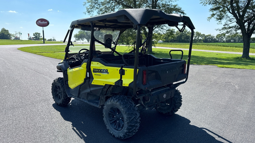2018 Honda Pioneer 1000-5 Deluxe in charleston IL