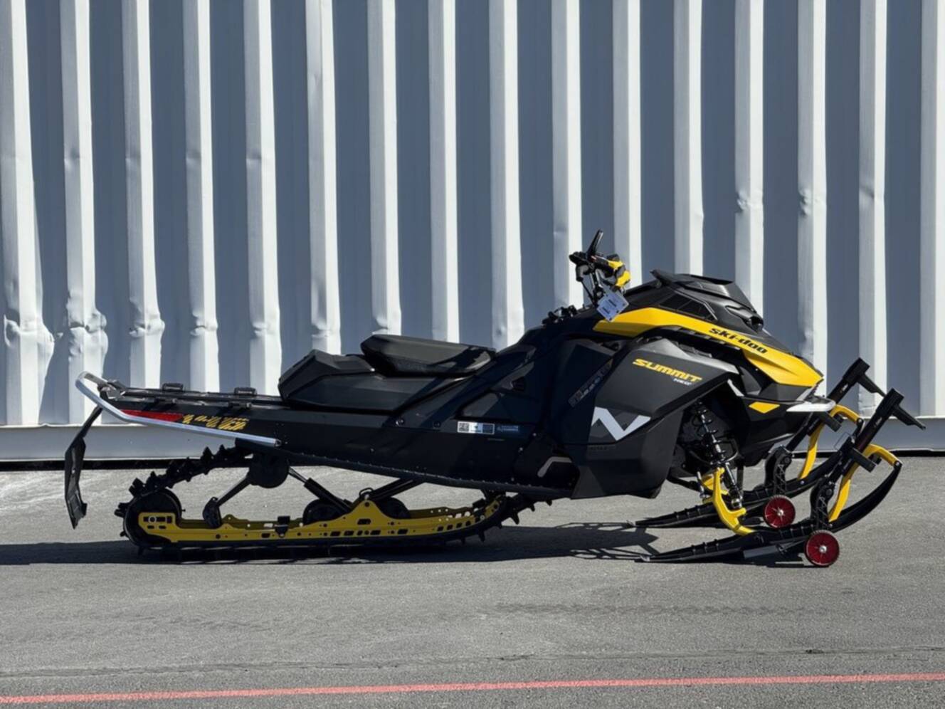 A photo of this 2026 Ski-Doo Summit NEO 600 EFI - 85 H_Al