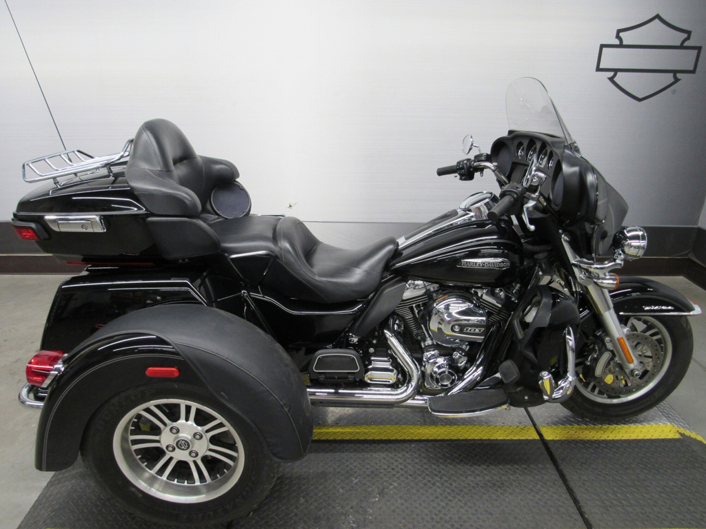 2016 Harley-Davidson Tri Glide Ultra FLHTCUTG - Tri Glide Ultra ULTRA CLASSIC® in Goodyear, AZ