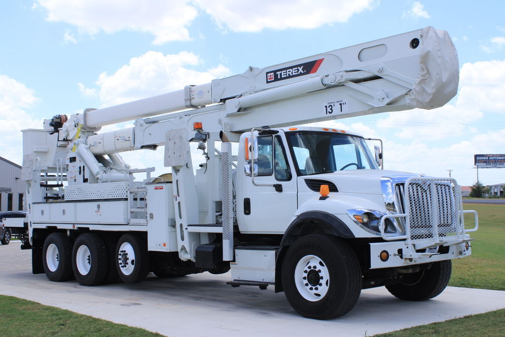 2016 International 7500 6x6 pusher / Terex TM100 in Bryan, TX