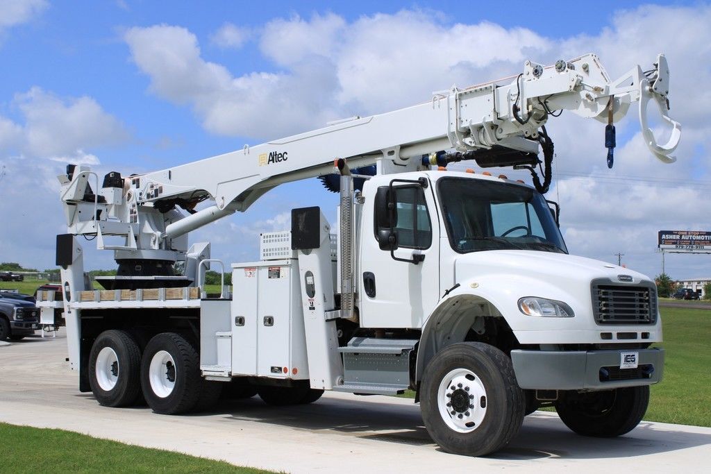 2019 Freightliner M2 6x6 / Altec DT65 in Bryan, TX