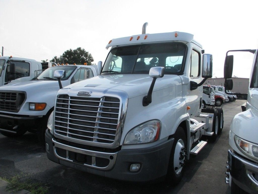 2011 FREIGHTLINER CASCADIA 125 in Deland, FL