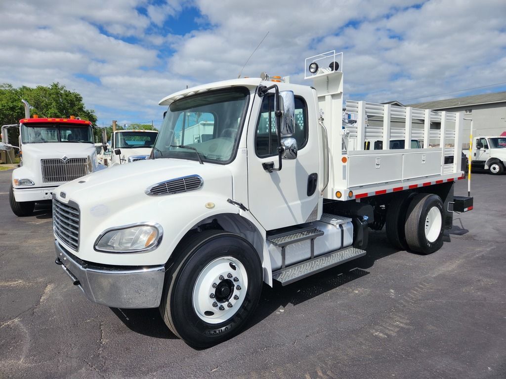 2013 FREIGHTLINER BUSINESS CLASS M2 106 in Deland, FL