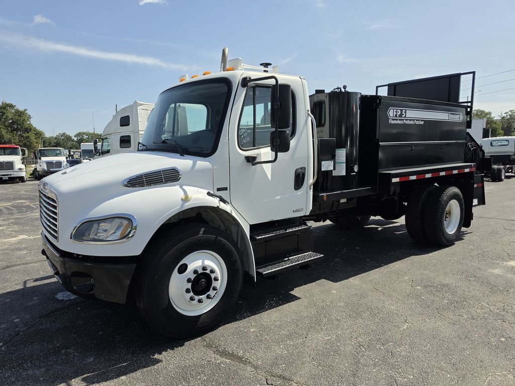 2010 FREIGHTLINER BUSINESS CLASS M2 106 in Deland, FL