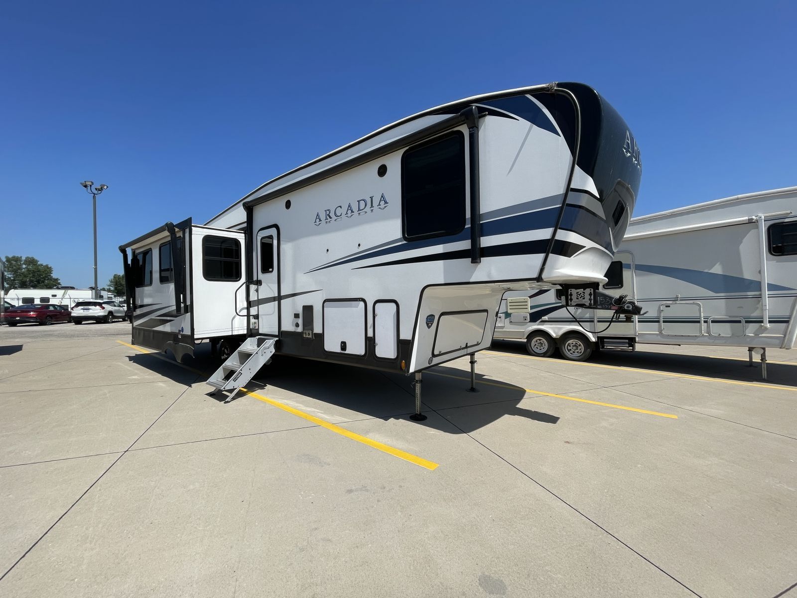 2023 Keystone ARCADIA SUPER LITE 332SLRL in blue grass IA
