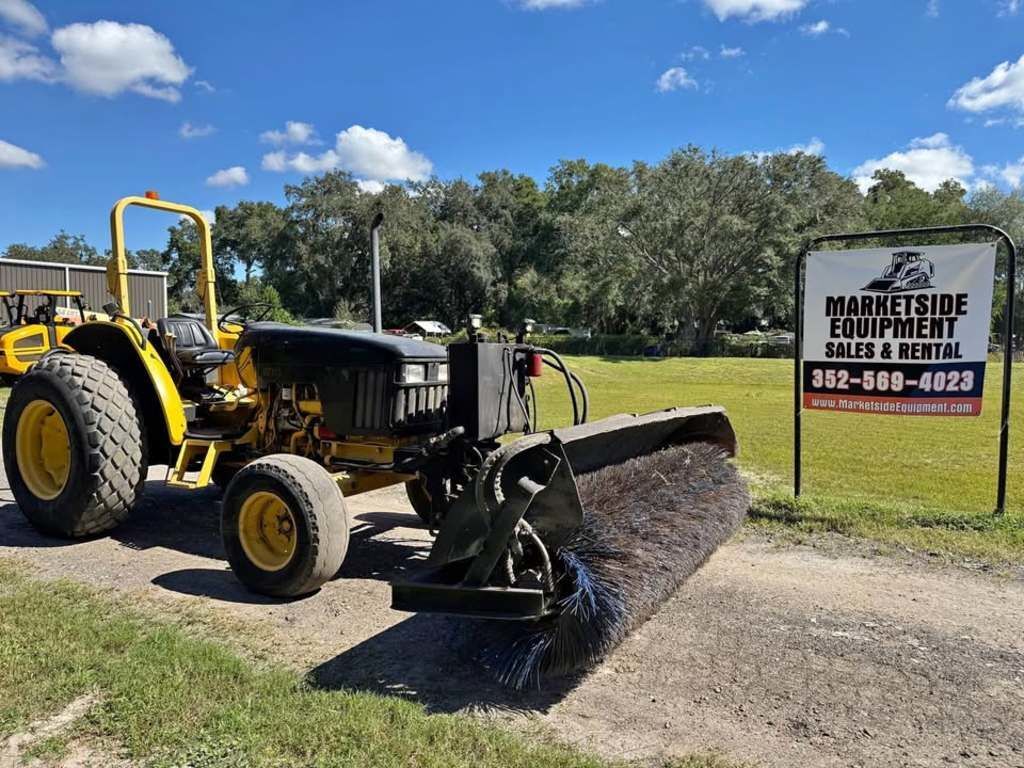 John Deere 5320 Broom Tractor in Bushnell, FL