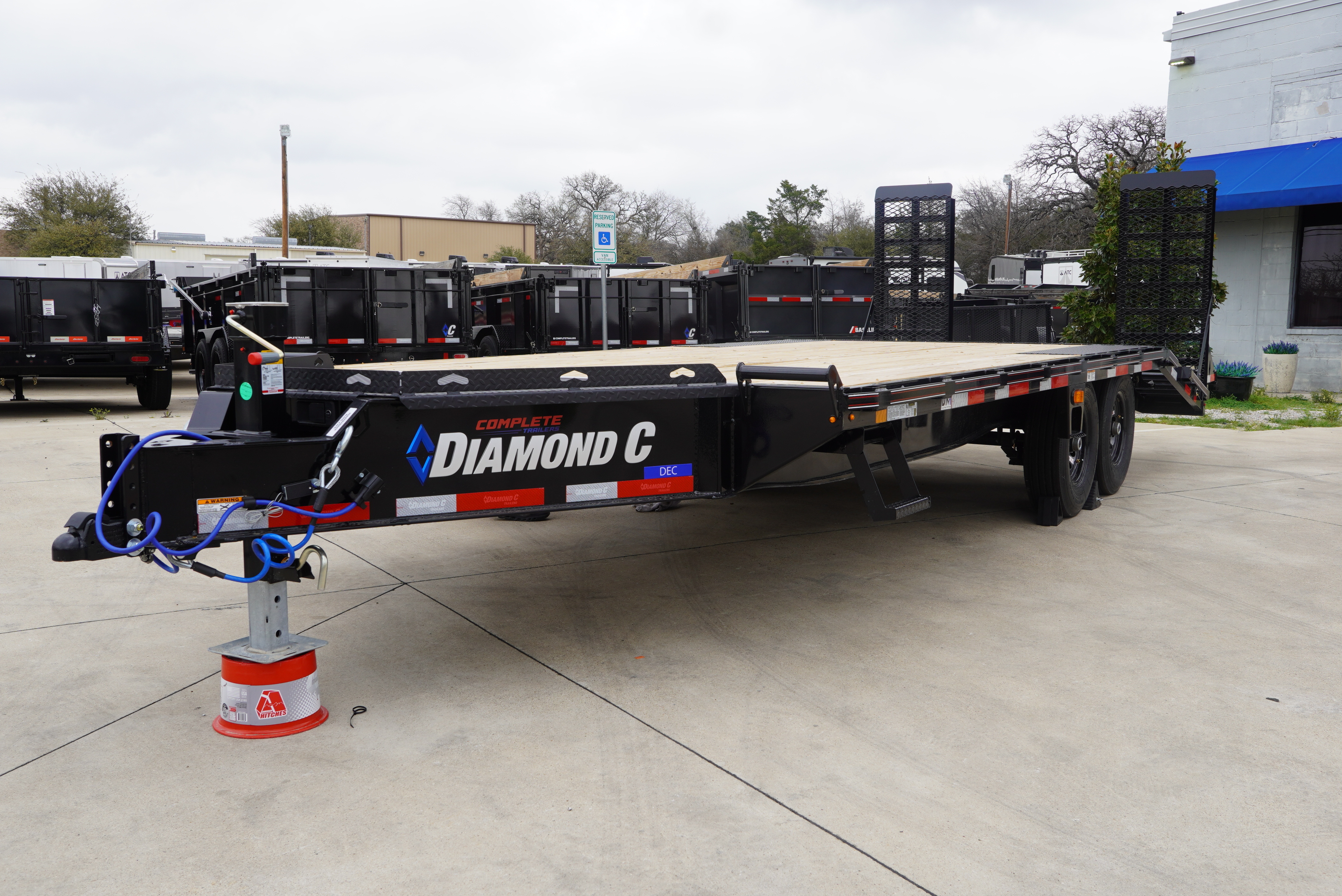 2026 DIAMOND C DEC 207 Deck Over in Keller, TX