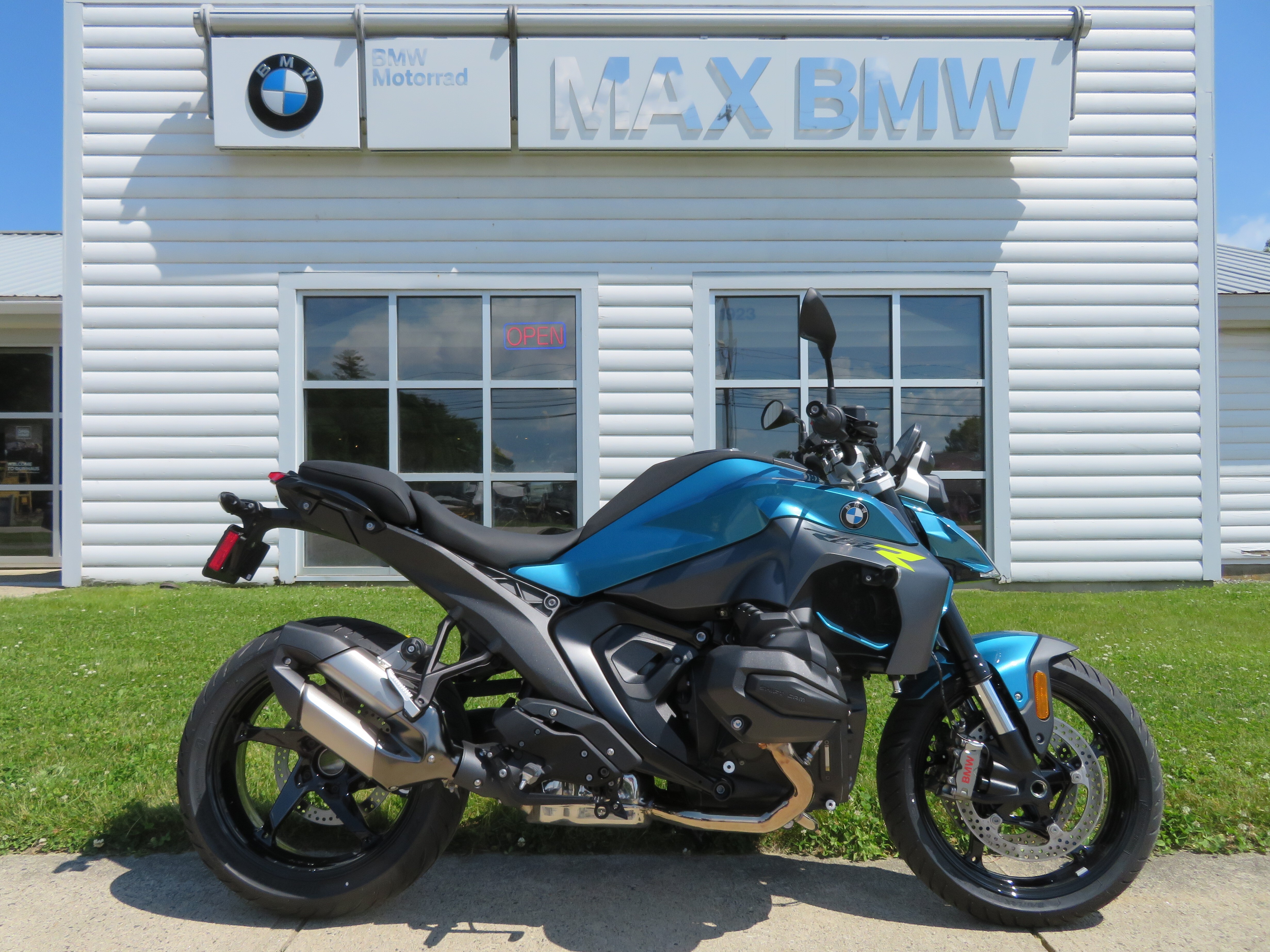 2026 BMW R1300R 1300 R in North Hampton, NH
