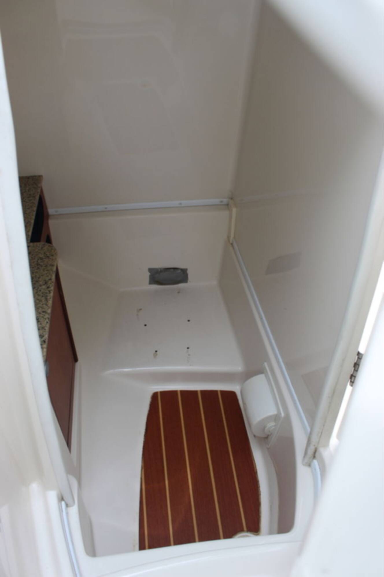 A photo of this 2011 Monterey M5 MSX Sport Boat