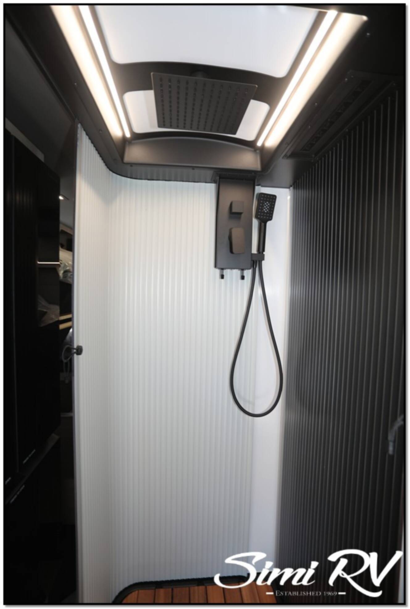 A photo of this 2026 Grand Design Lineage Series M 25TK