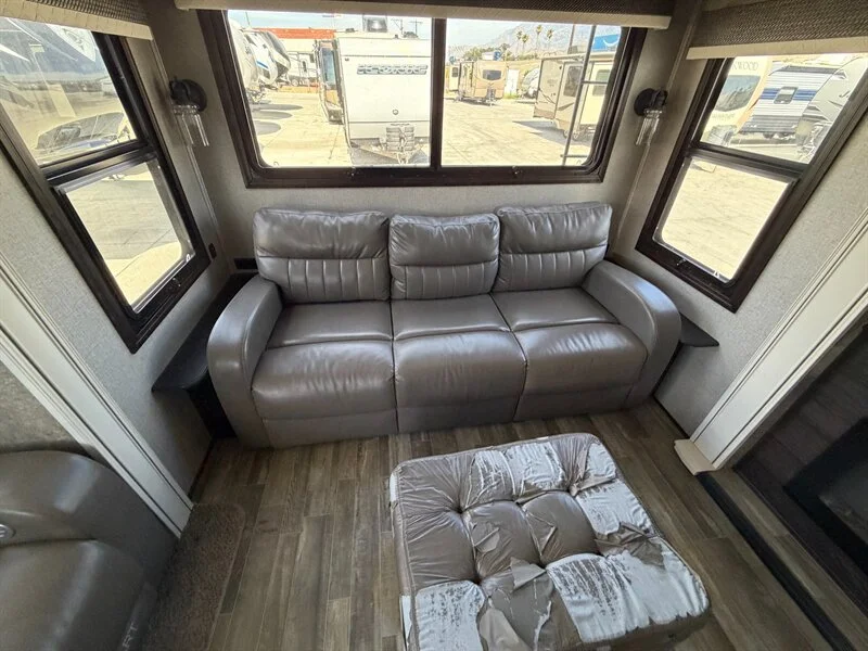 2020 Jayco NORTHPOINT 377RLBH