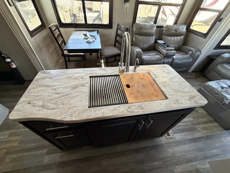 2020 Jayco NORTHPOINT 377RLBH