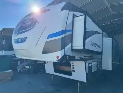 2019 FOREST RIVER CHEROKEE ARCTIC WOLF 285RL4