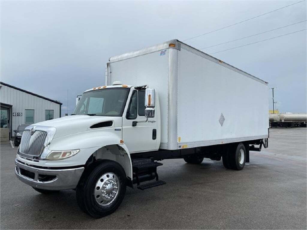 2009 INTERNATIONAL 4400 in Dallas, TX