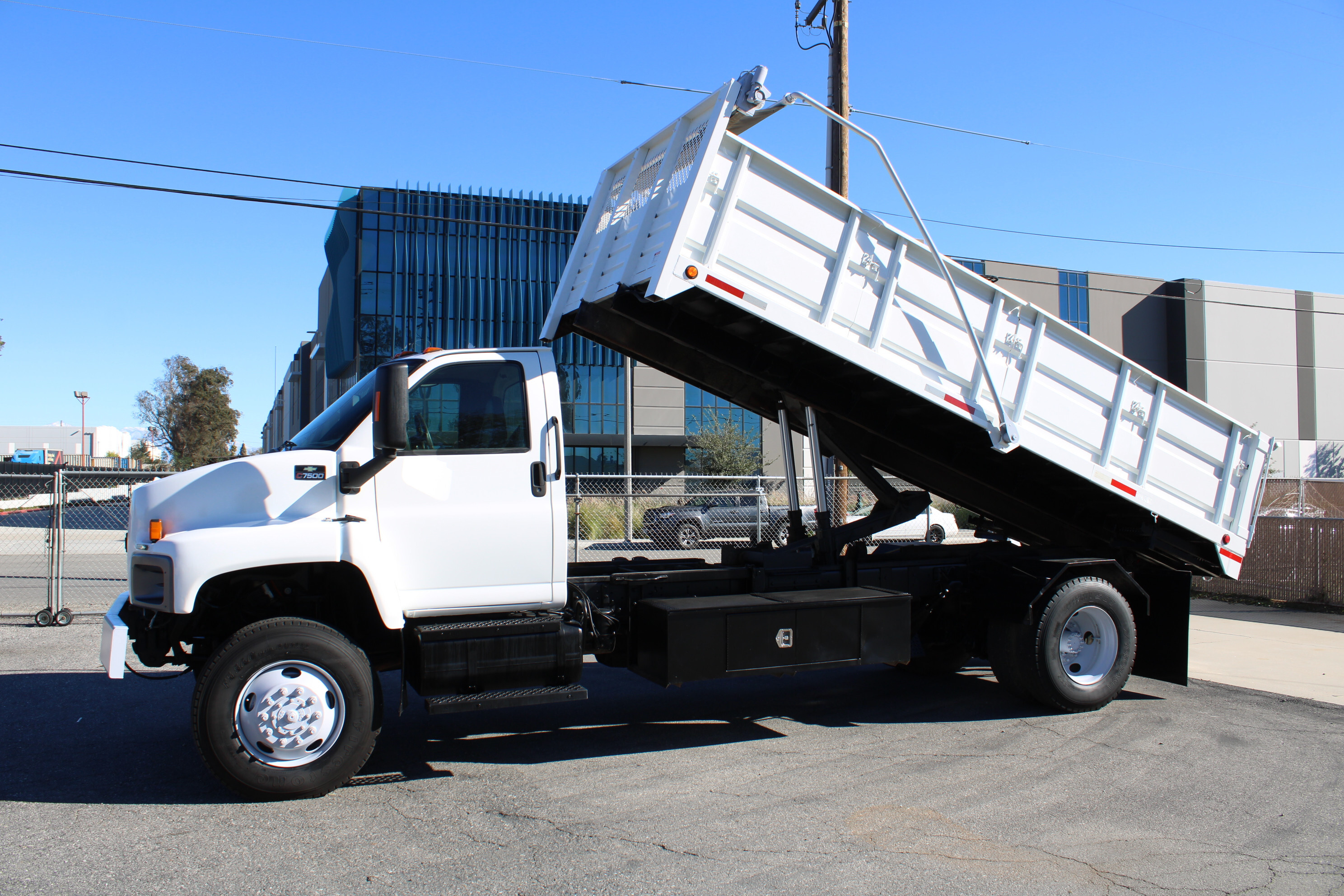 2009 Chevrolet C7500 4x4 18 ft Stake bed / Flatbed Dump Truck CARB OK in Fontana, CA