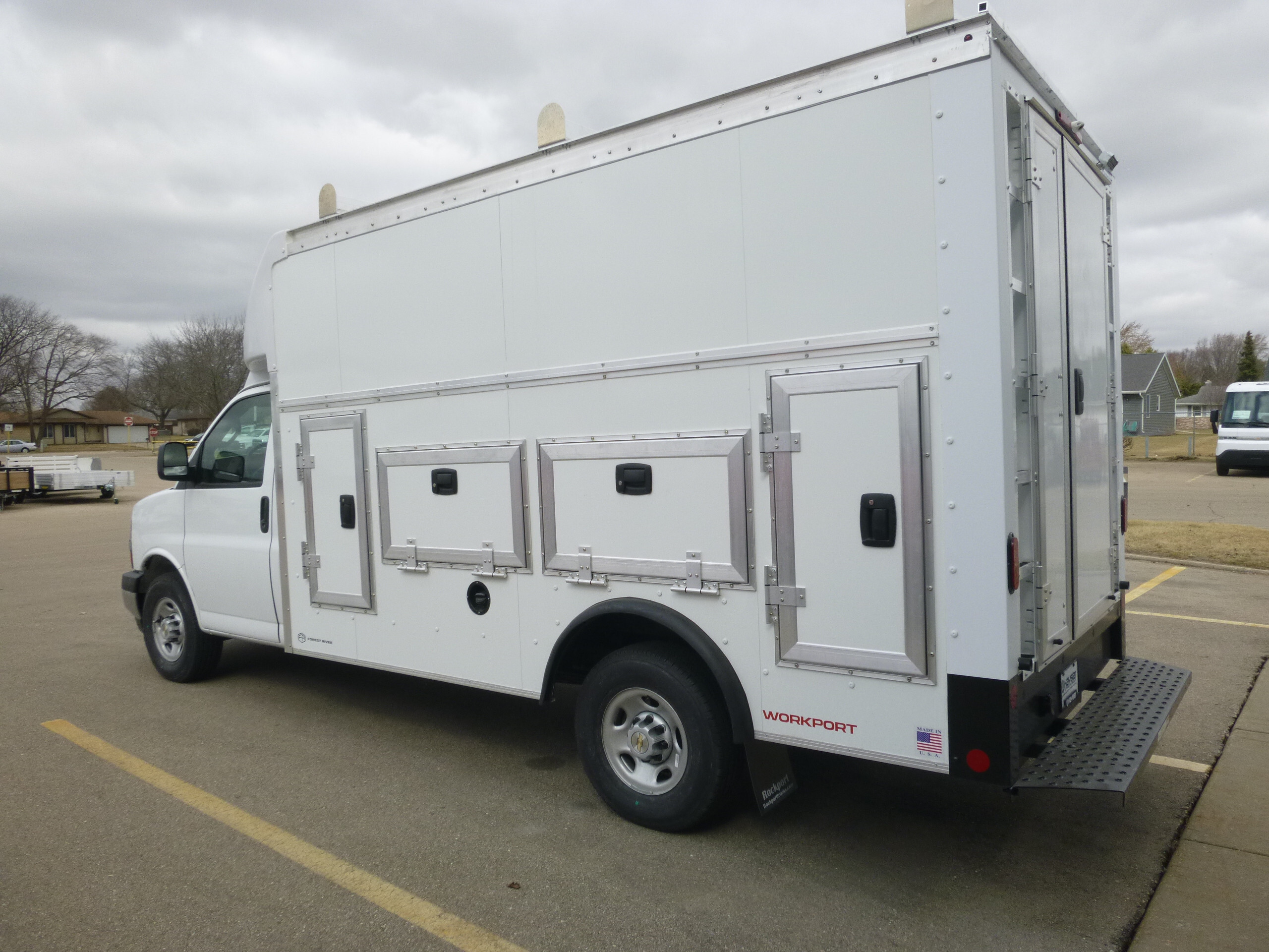 2025 CHEVROLET Express 3500 Commercial Cutaway in Janesville, WI
