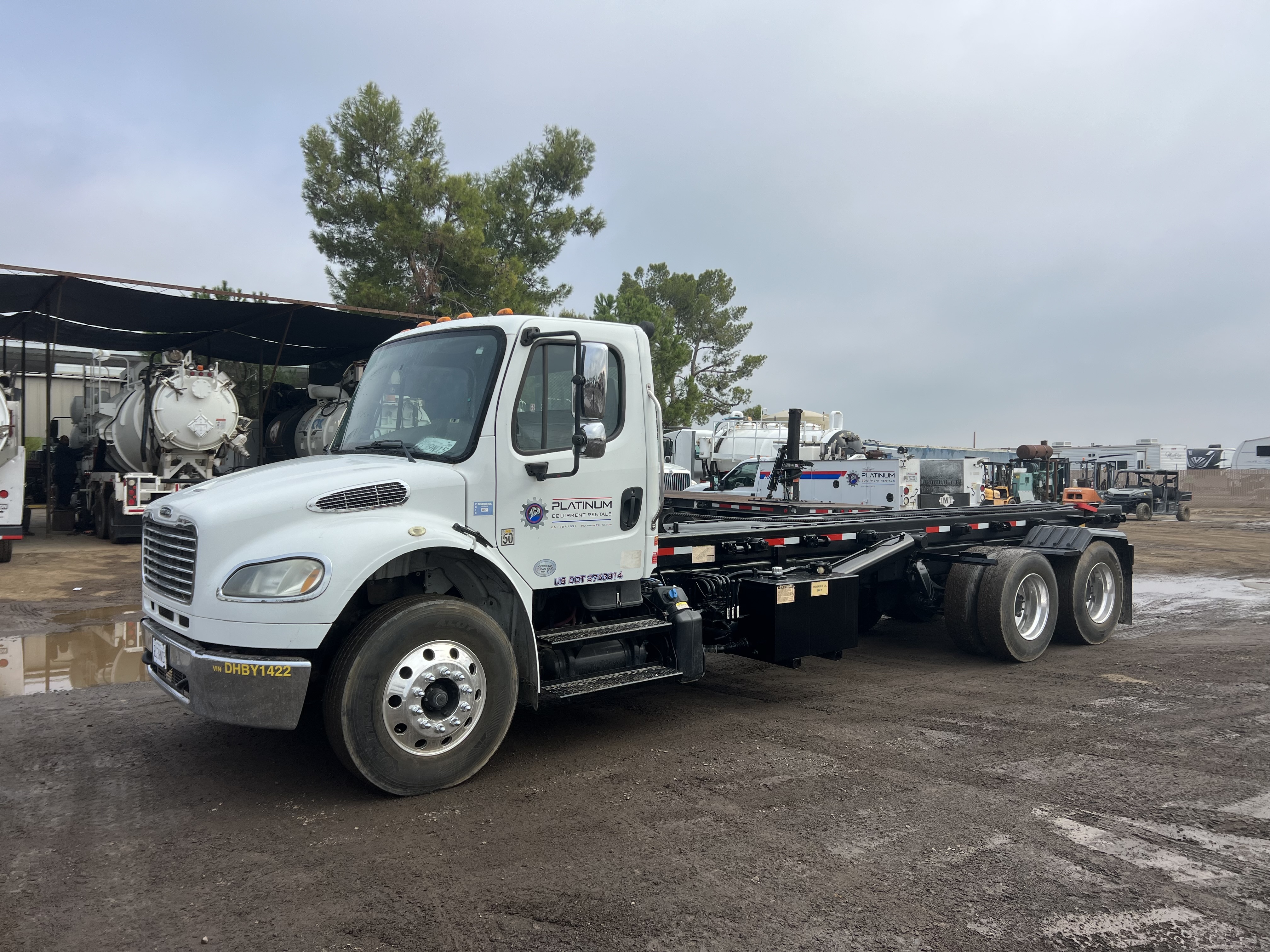 2013 FREIGHTLINER M2 in Bakersfield, CA
