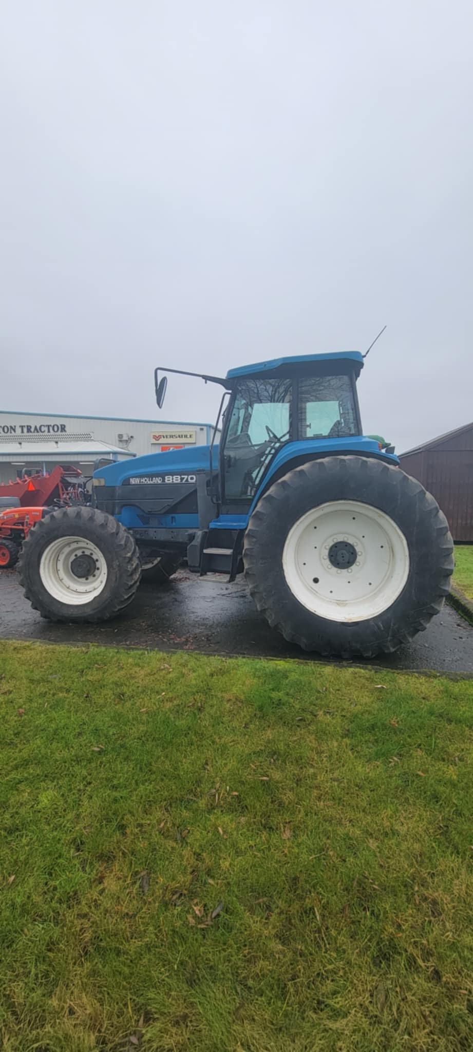 New Holland 8870 in Tangent, OR