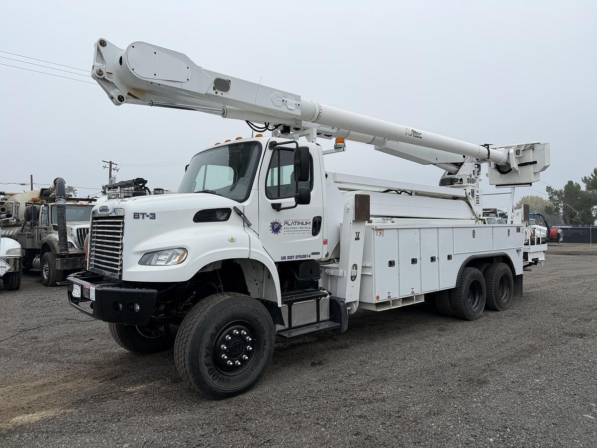 2012 FREIGHTLINER M2 in Bakersfield, CA