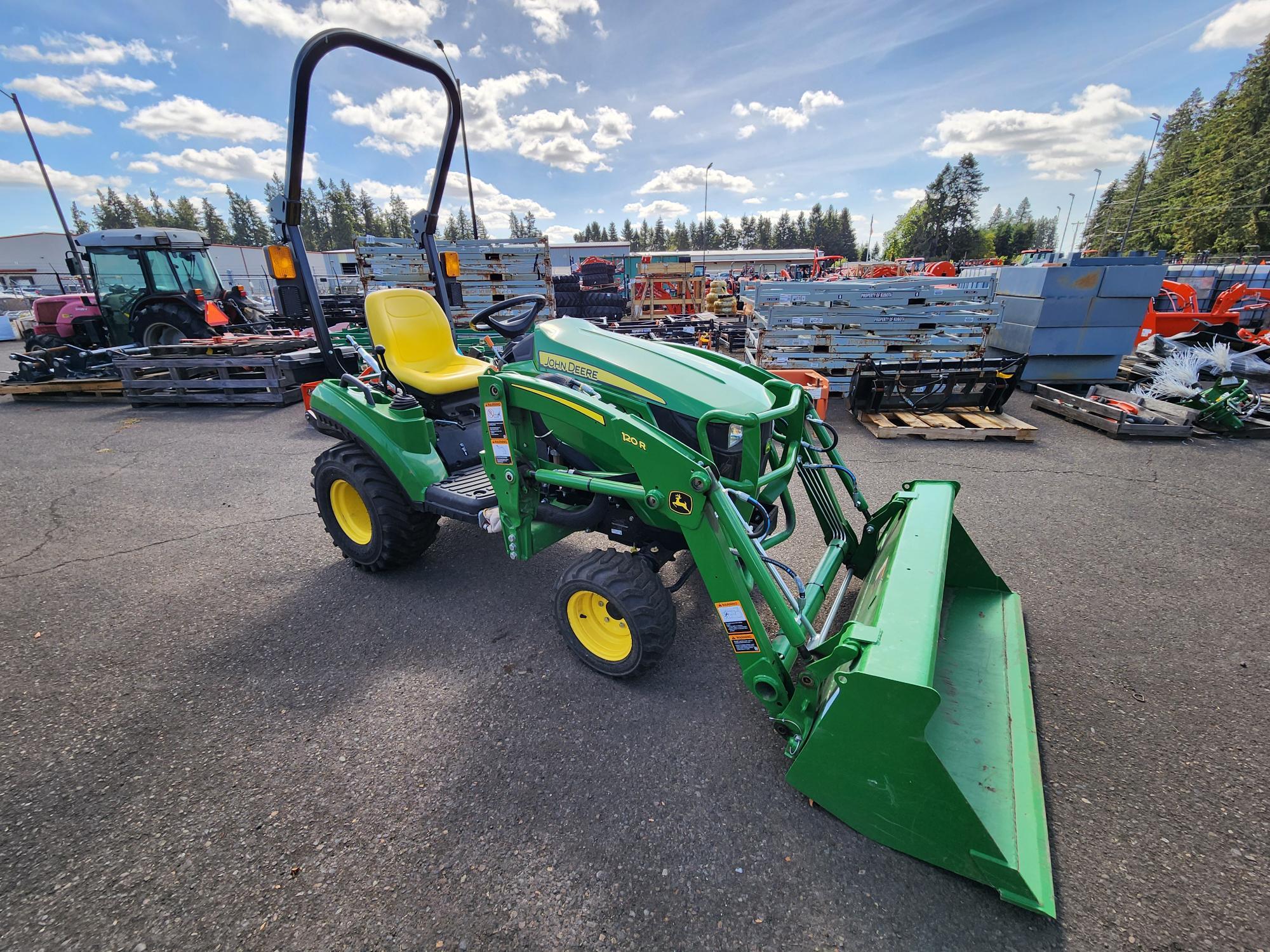 2022 John Deere 1023E in Hubbard, OR