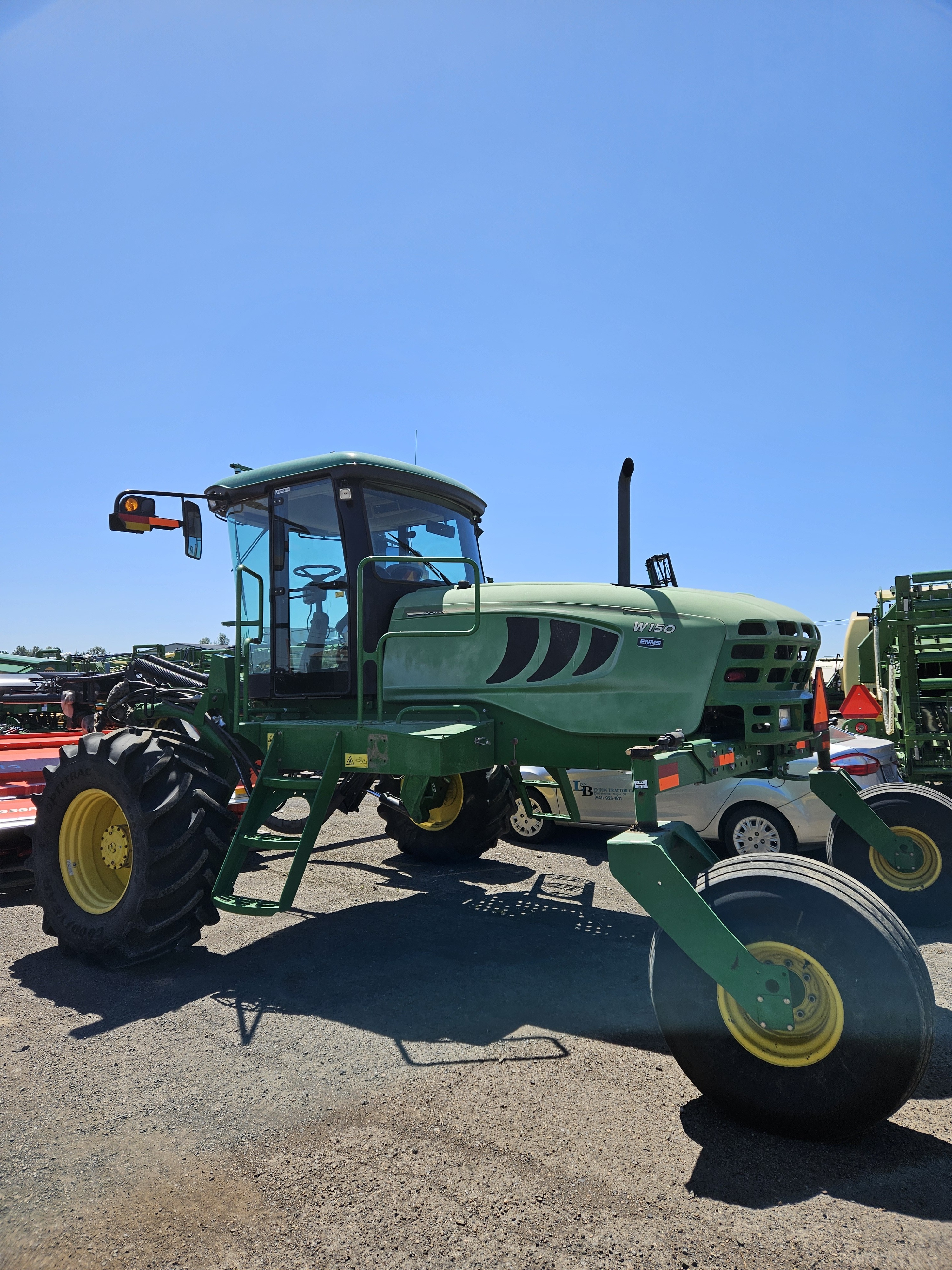 2013 Macdon M150 in Tangent, OR