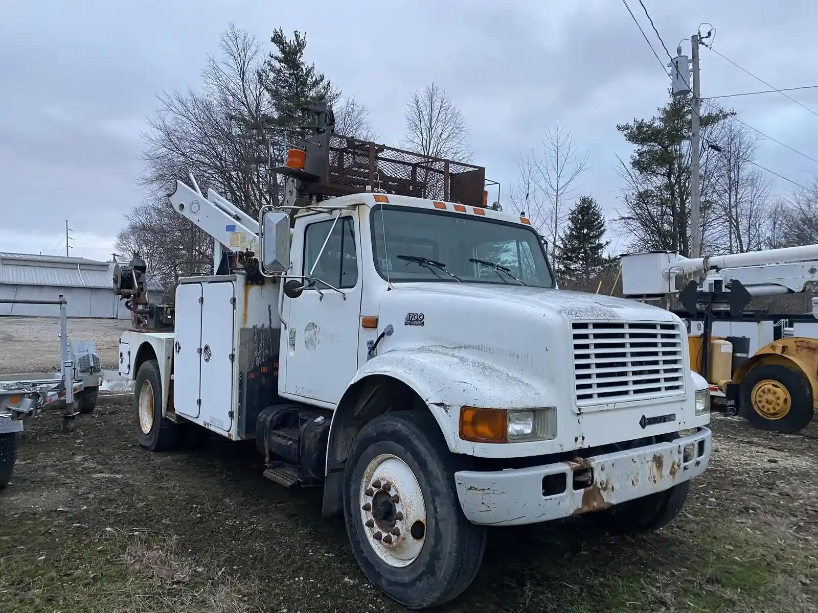 1997 International 4700 in Craigville, IN