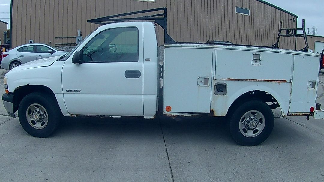 2000 CHEVROLET 2500 Silverado in Erlanger, KY