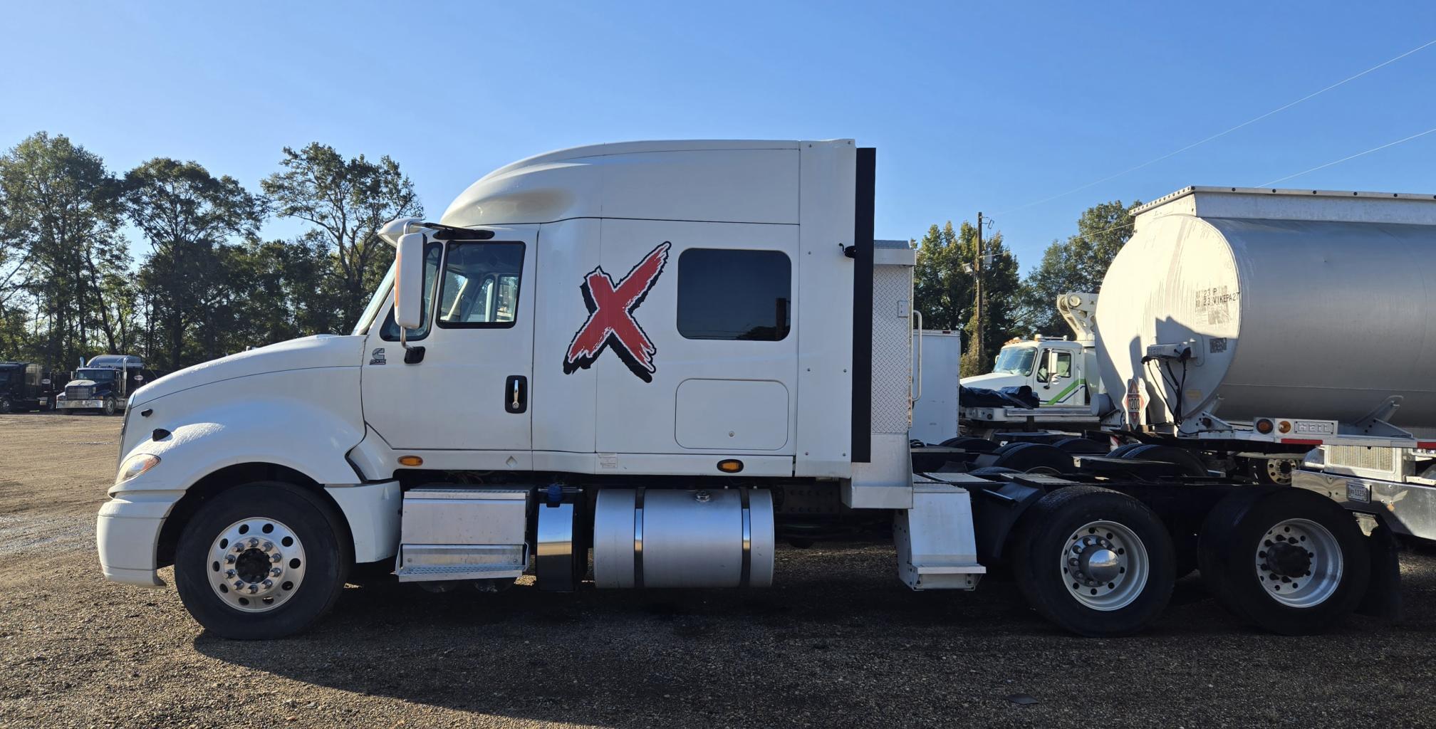 2015 INTERNATIONAL Prostar + in Prairieville, LA