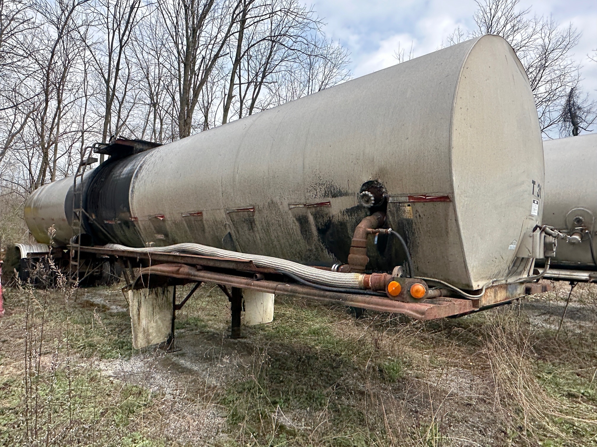1988 FRUEHAUF 7000 Tanker in Lafayette, NJ