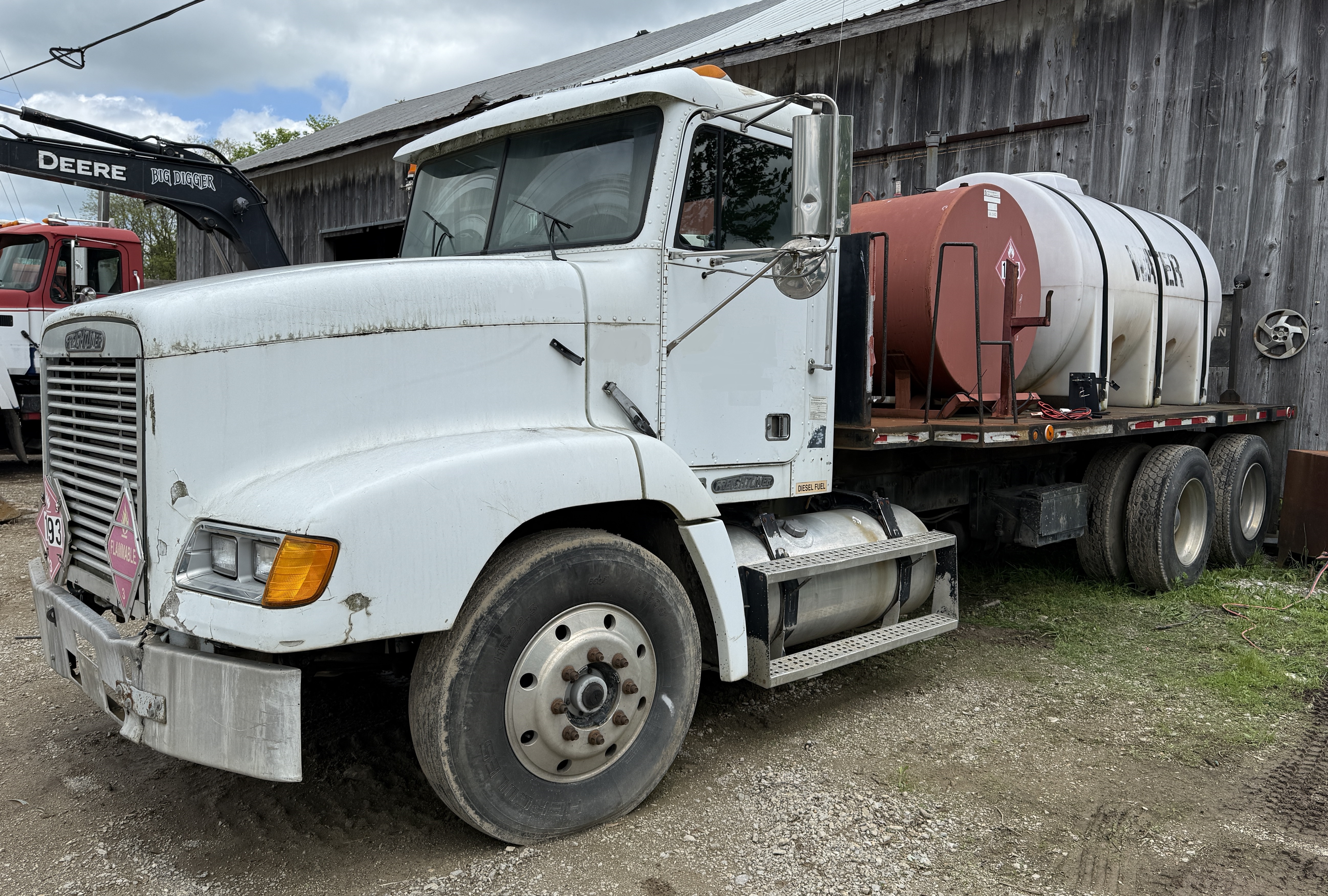 1995 FREIGHTLINER FLD in Prairieville, IN