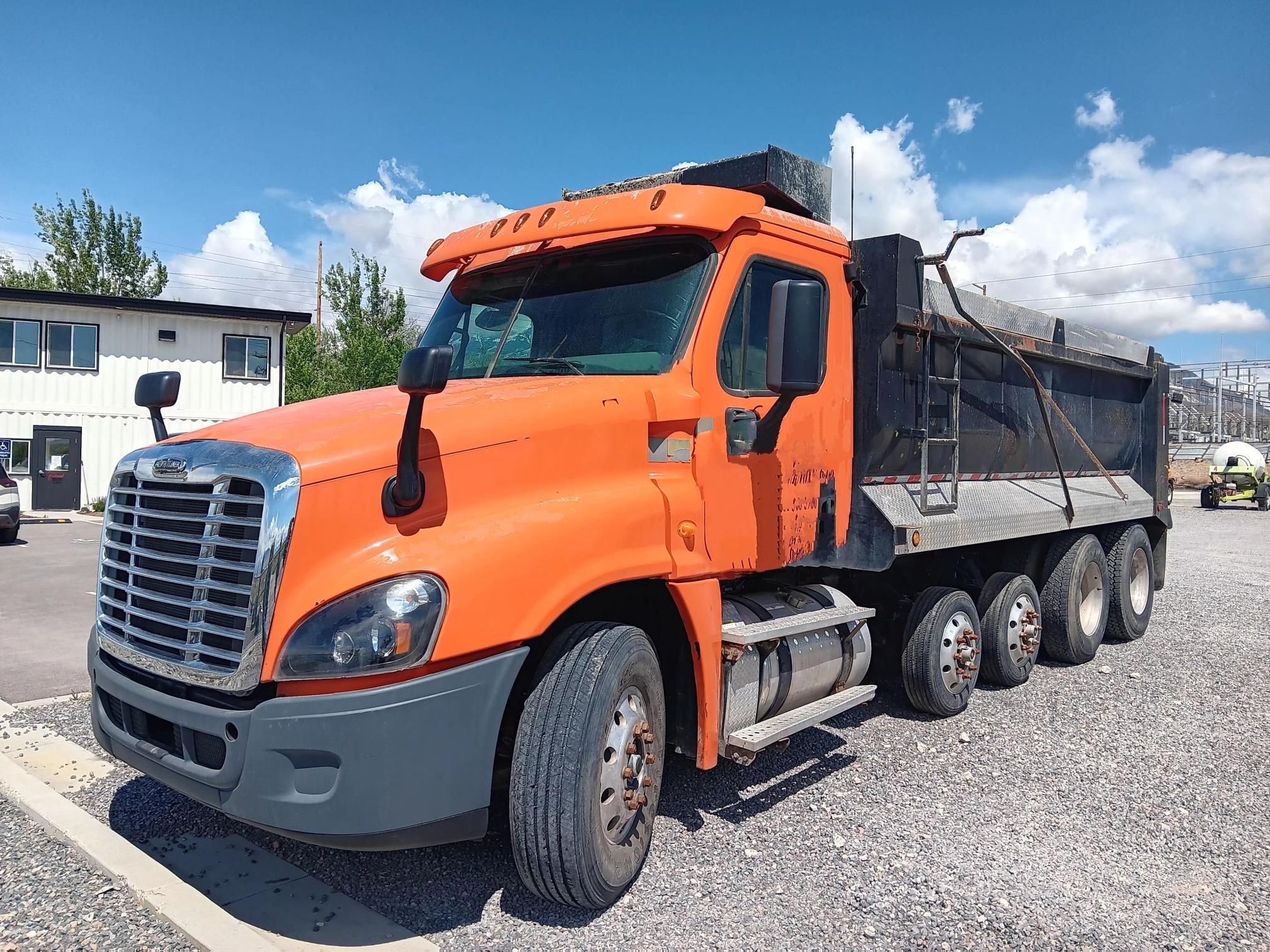 2014 FREIGHTLINER Cascadia in Prairieville, LA