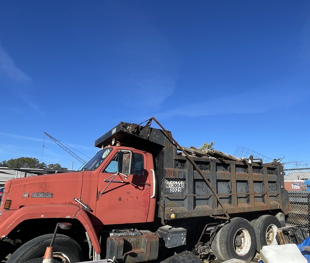 1986 GMC 9500 Dump Truck in Prairieville, LA