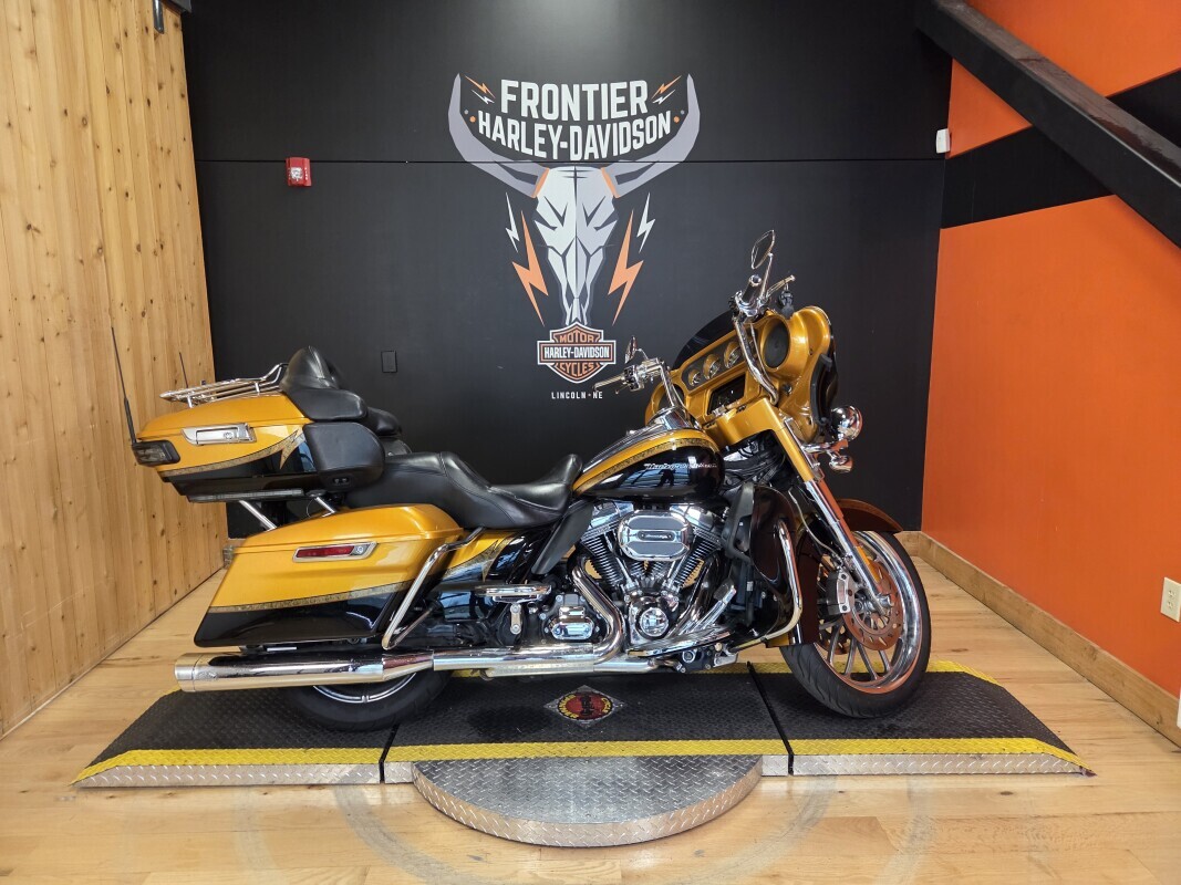 2015 Harley-Davidson CVO Ultra Limited ULTRA LIMITED in Topeka, KS