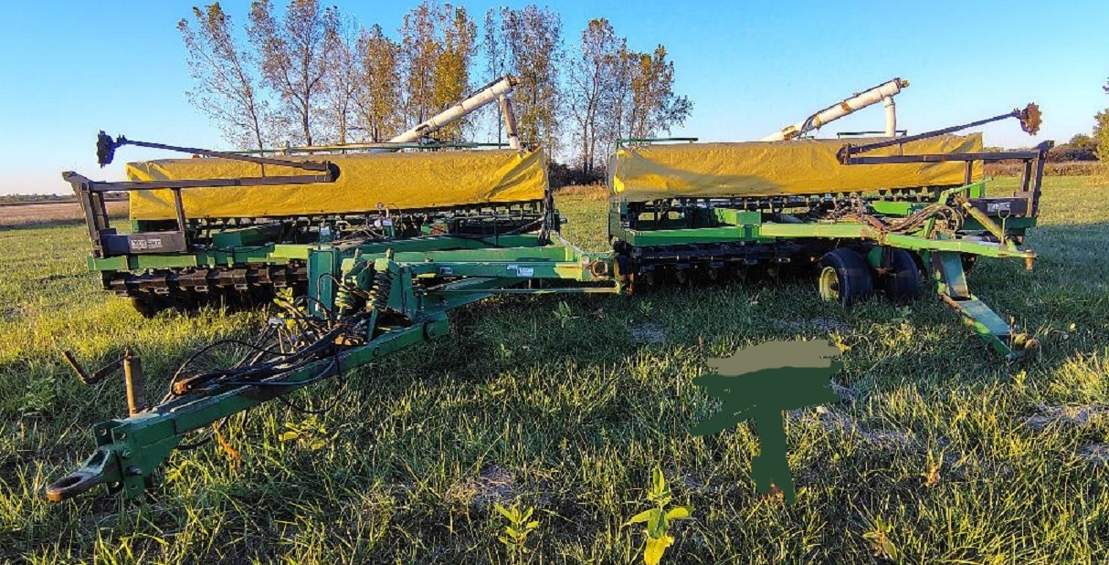 1992 JOHN DEERE 750 Grain Drills in Oregon, OH