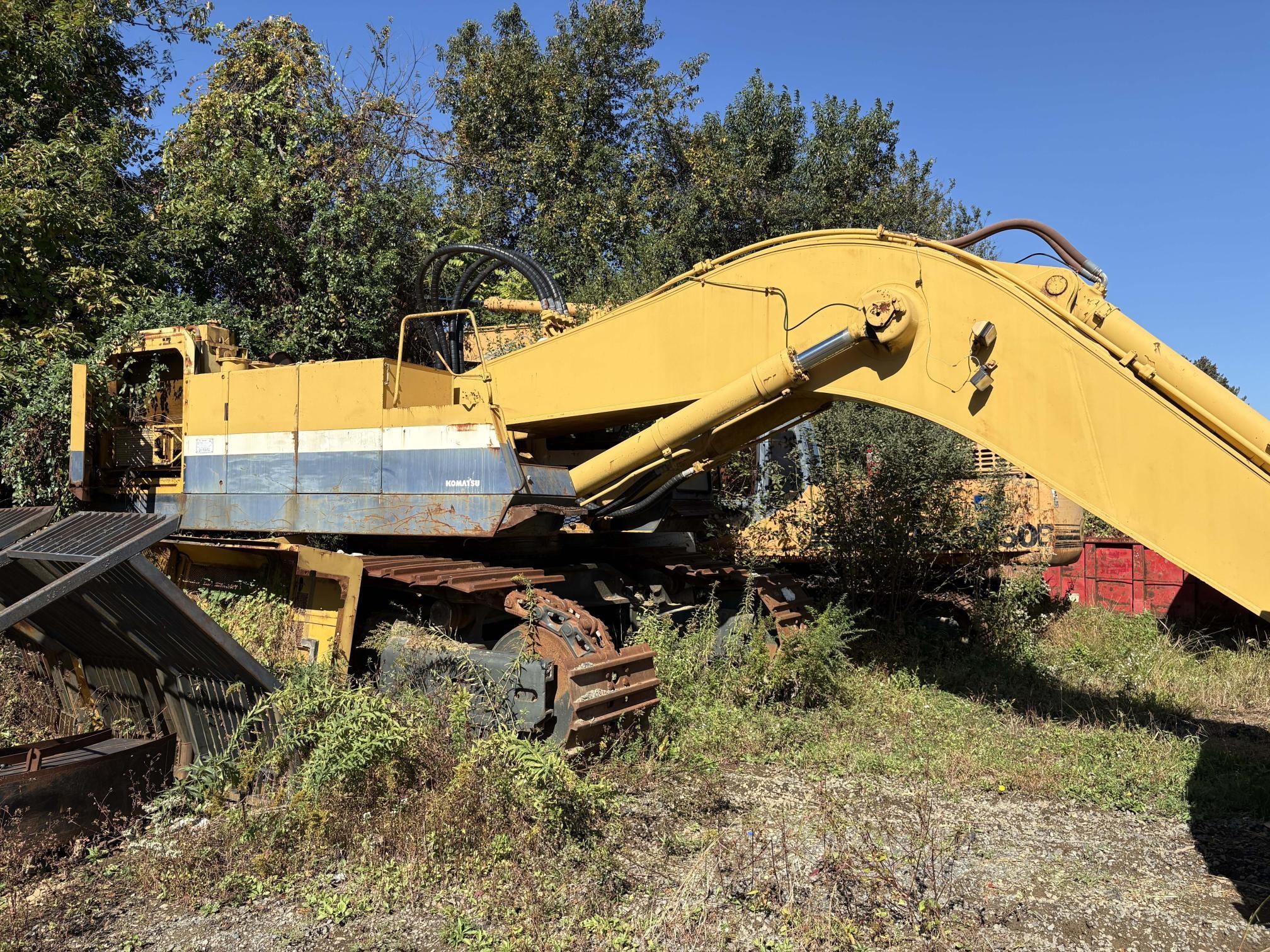 1994 KOMATSU PC650LC-5 in Marlboro, NJ