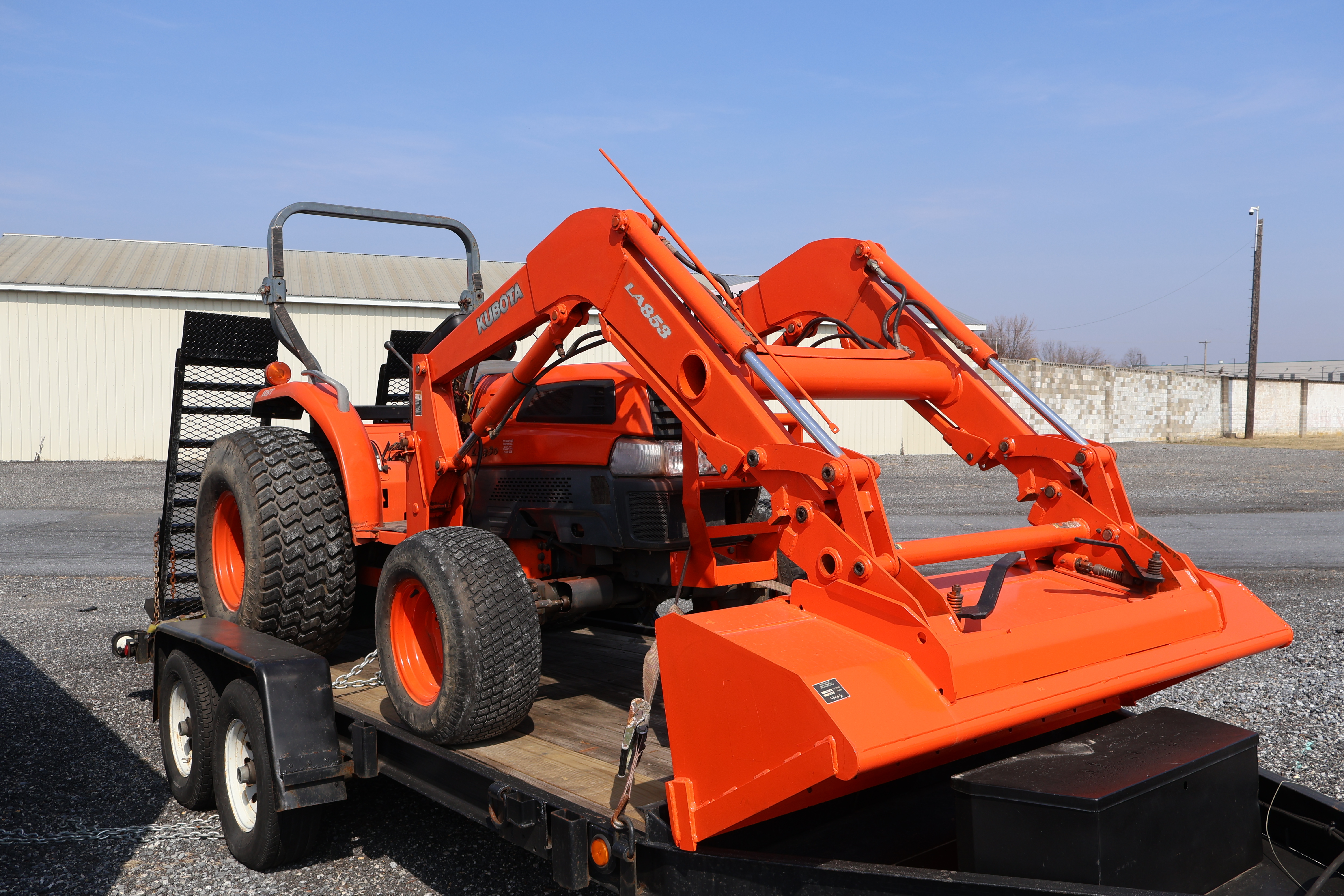 2003 KUBOTA L4330D in Prairieville, PA