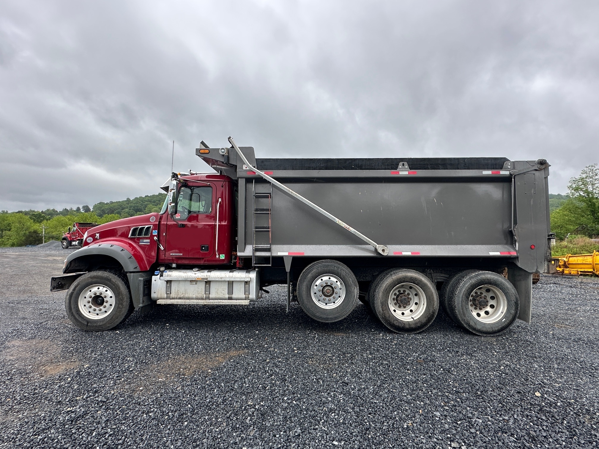 2020 MACK Granite GR64F in Prairieville, LA