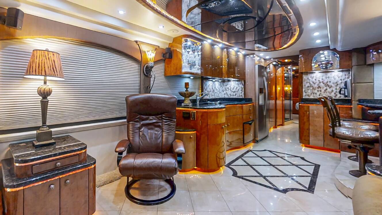 A photo of this 2009 Prevost Millennium H3-45